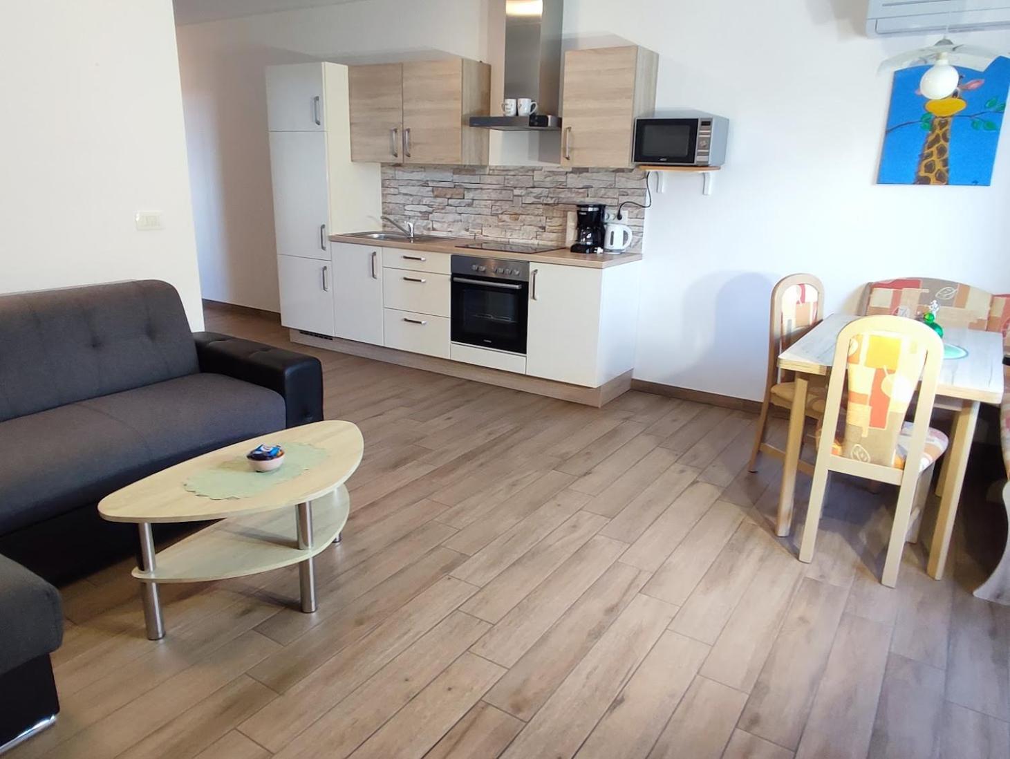 Apartments And Wellness Jelovca ラドヴリツァ エクステリア 写真