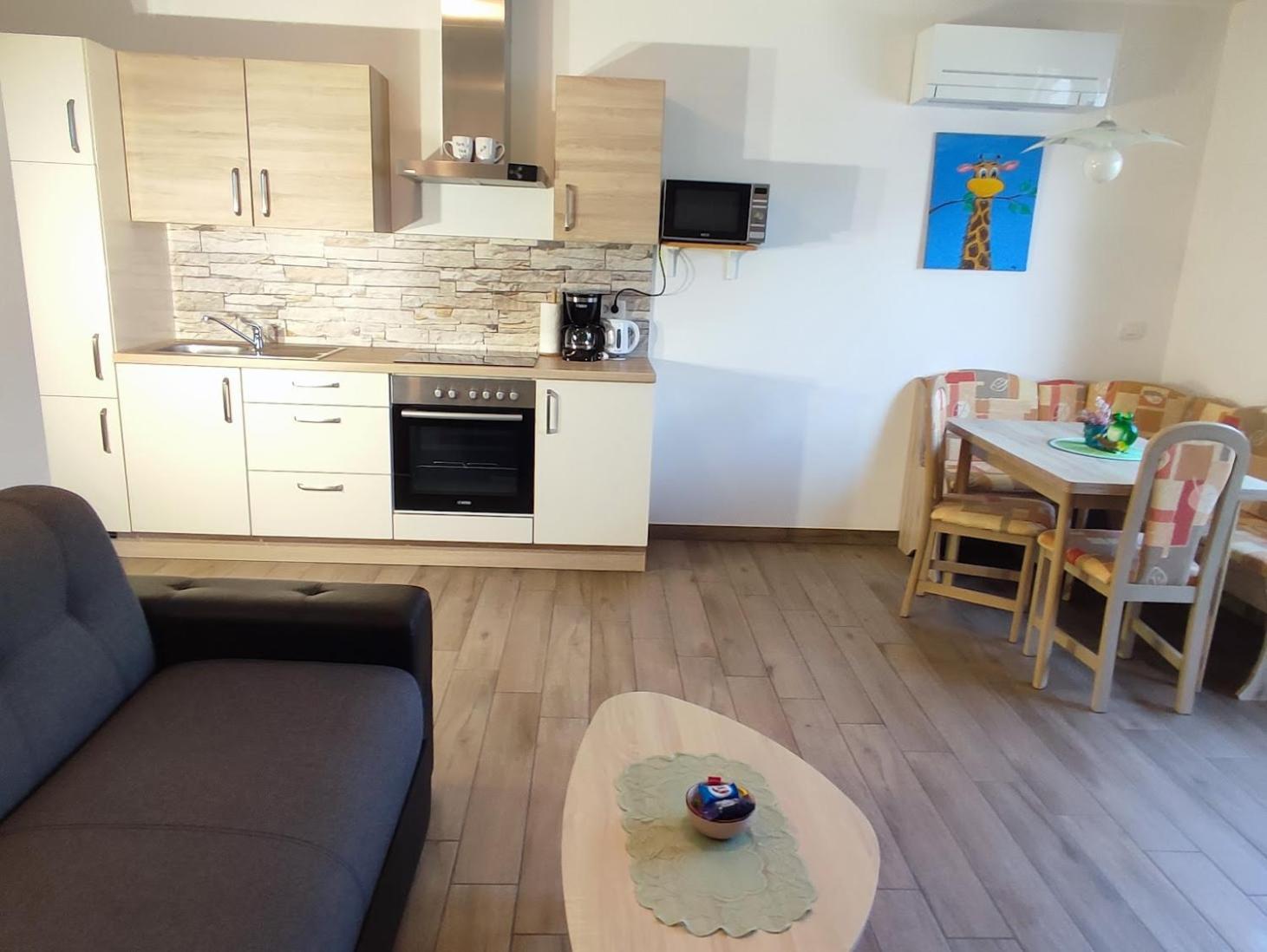 Apartments And Wellness Jelovca ラドヴリツァ エクステリア 写真